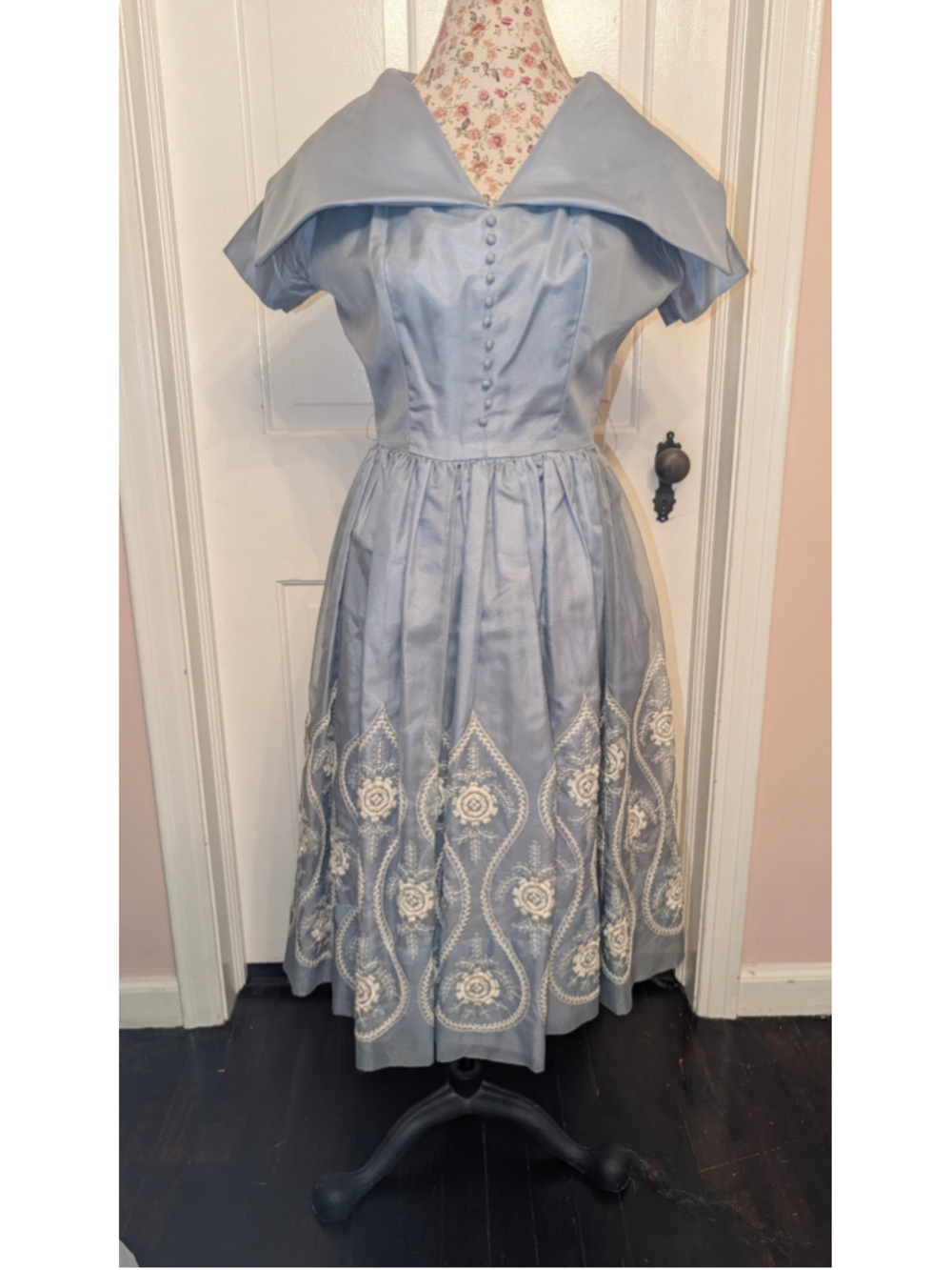 Vintage 50s or 60s Jonathan Logan Dress Size S Blue White Embroidered